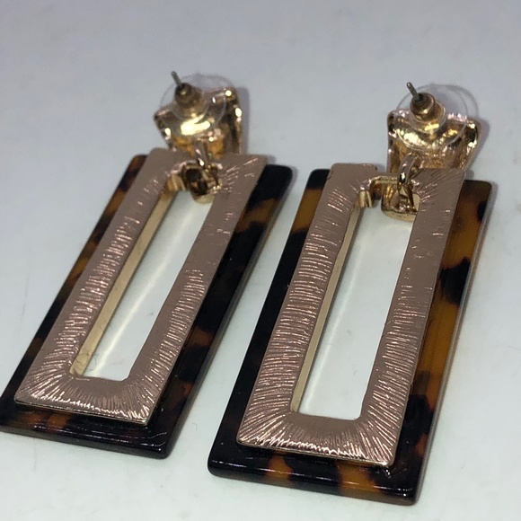 Rectangle Baubles Tortoise Resin Pierced Earrings - Picture 11 of 12